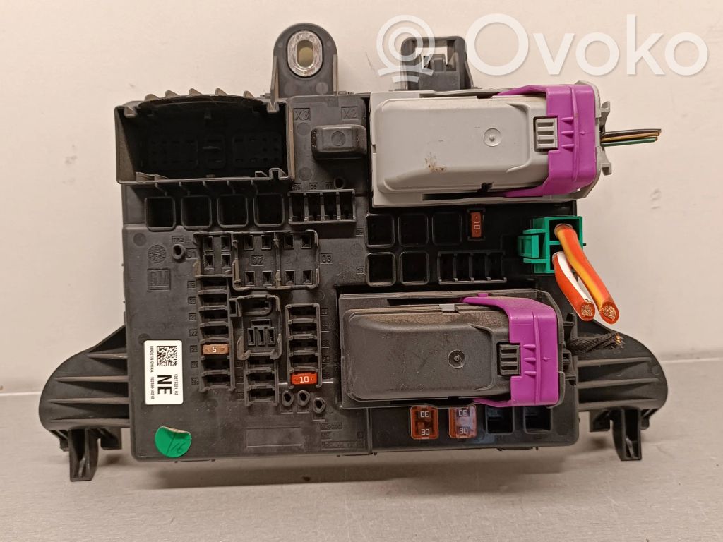 Opel Insignia A Saugiklių blokas 