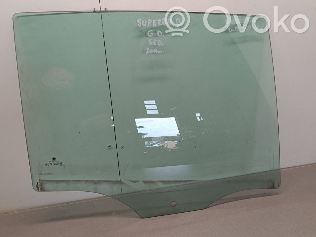 Skoda Superb B6 (3T) Rear windscreen/windshield window 