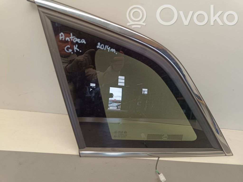 Opel Antara Rear side window 
