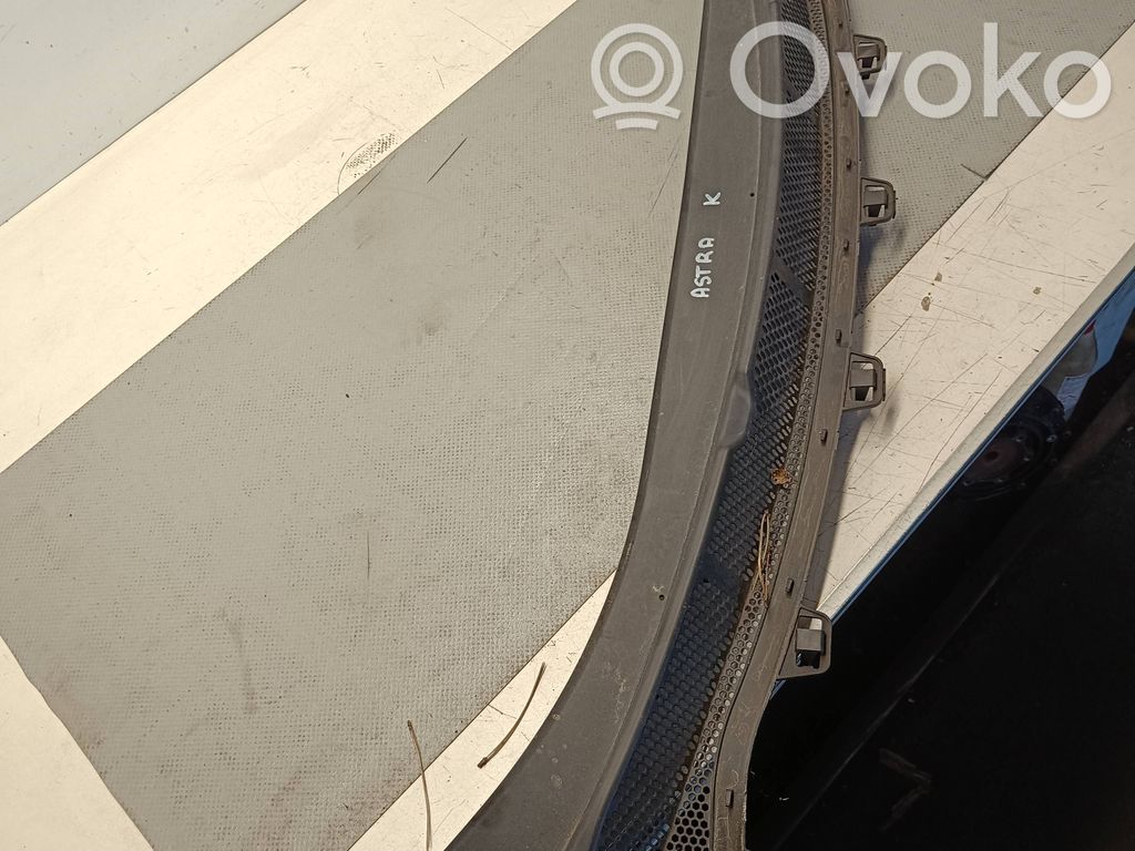 Opel Astra K Wiper trim 
