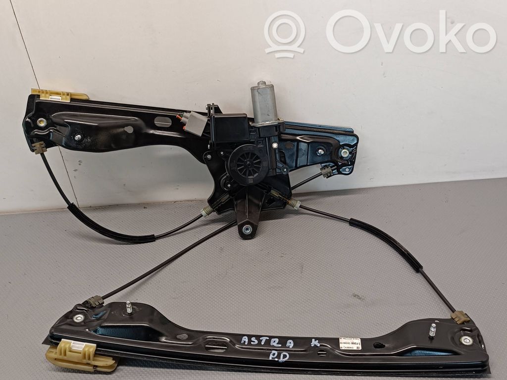 Opel Astra K Elektryczny podnośnik szyby drzwi przednich 