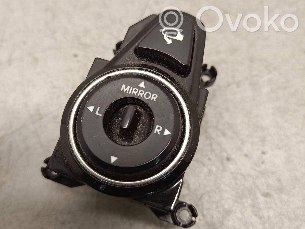 Hyundai i40 Wing mirror switch 
