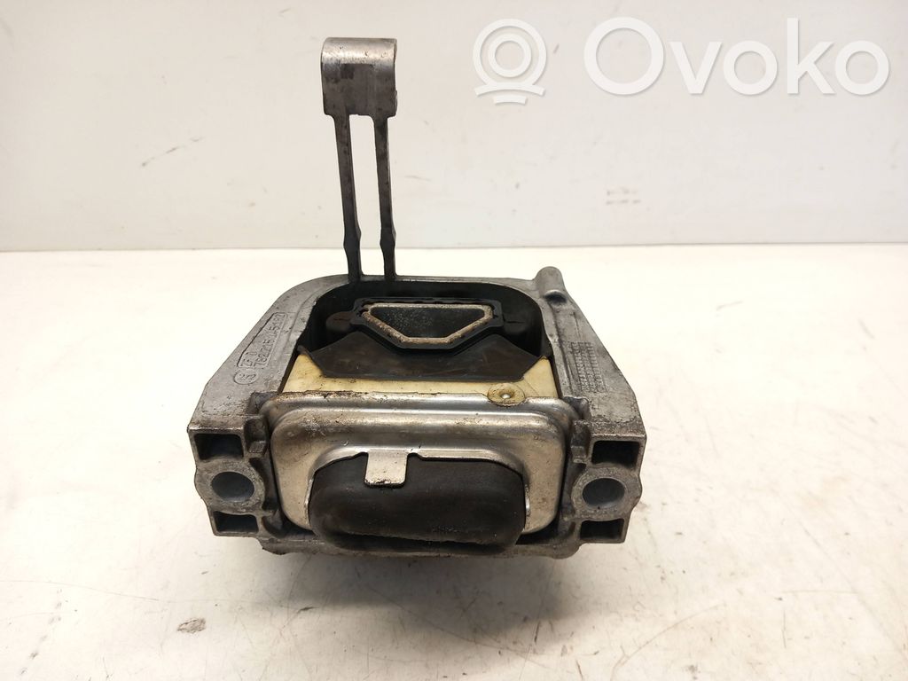Volkswagen Touran III Engine mount bracket 