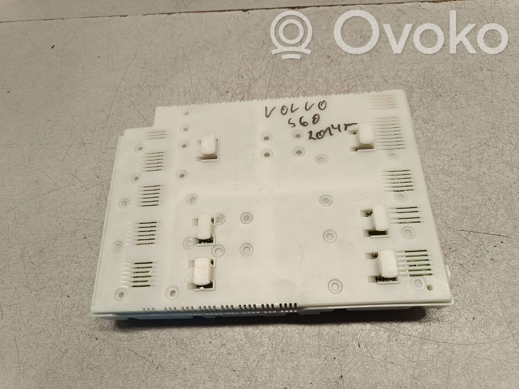 Volvo S60 Fuse module 