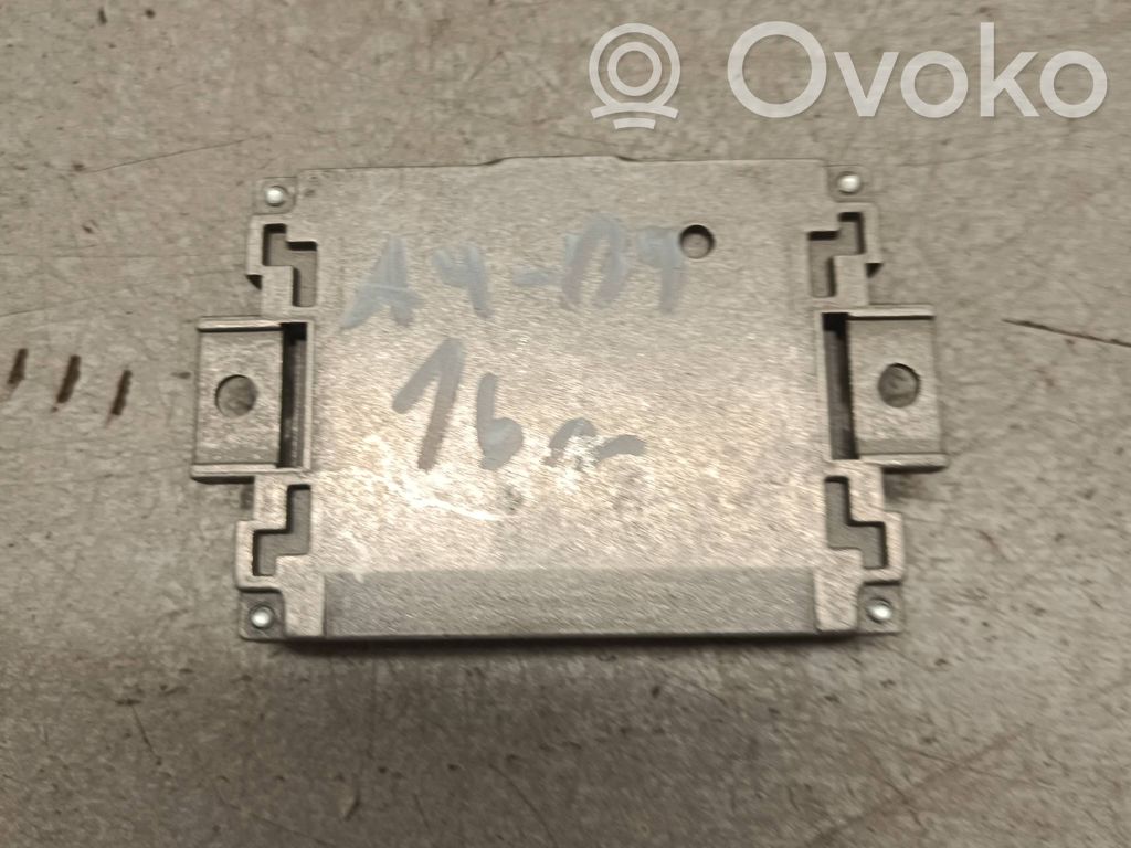Audi A4 S4 B9 Aerial antenna amplifier 