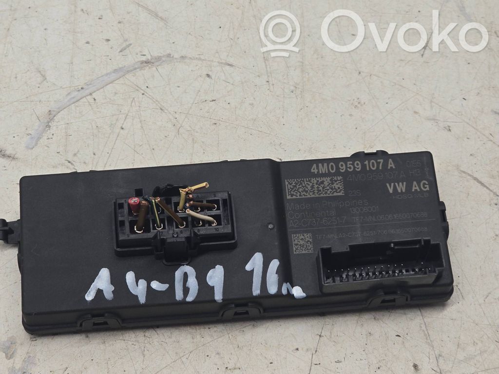 Audi A4 S4 B9 Tailgate/trunk control unit/module 