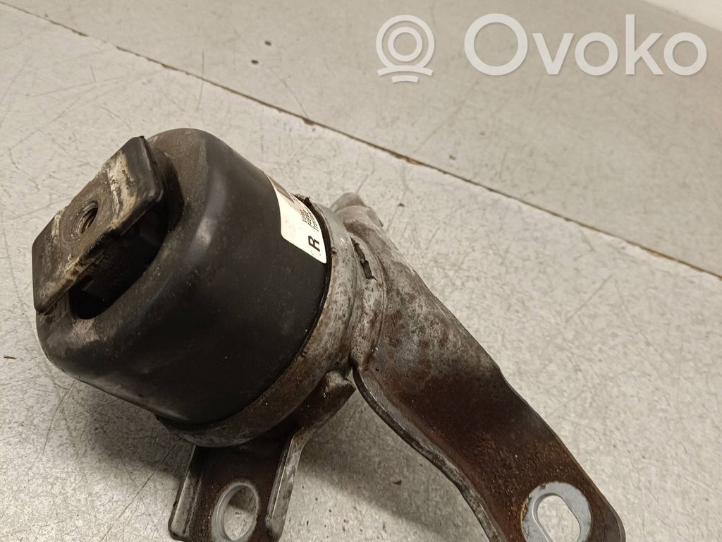 Volvo XC60 Engine mount bracket 
