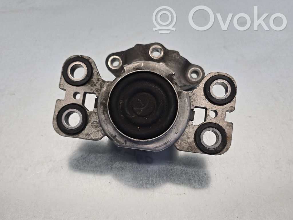 Volvo XC60 Engine mount bracket 