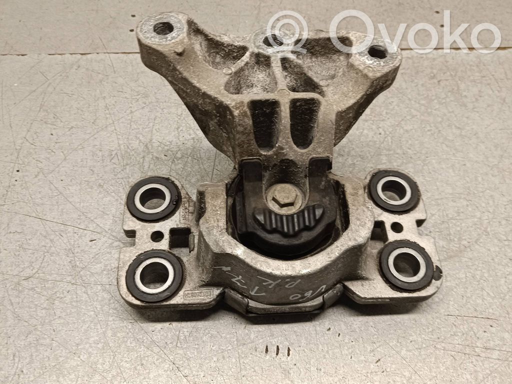 Volvo V60 Engine mount bracket 