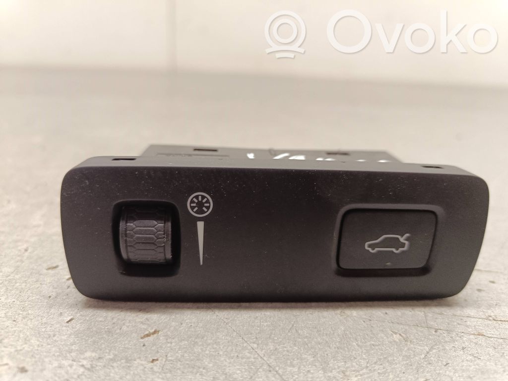 Volvo S90, V90 Tailgate opening switch 