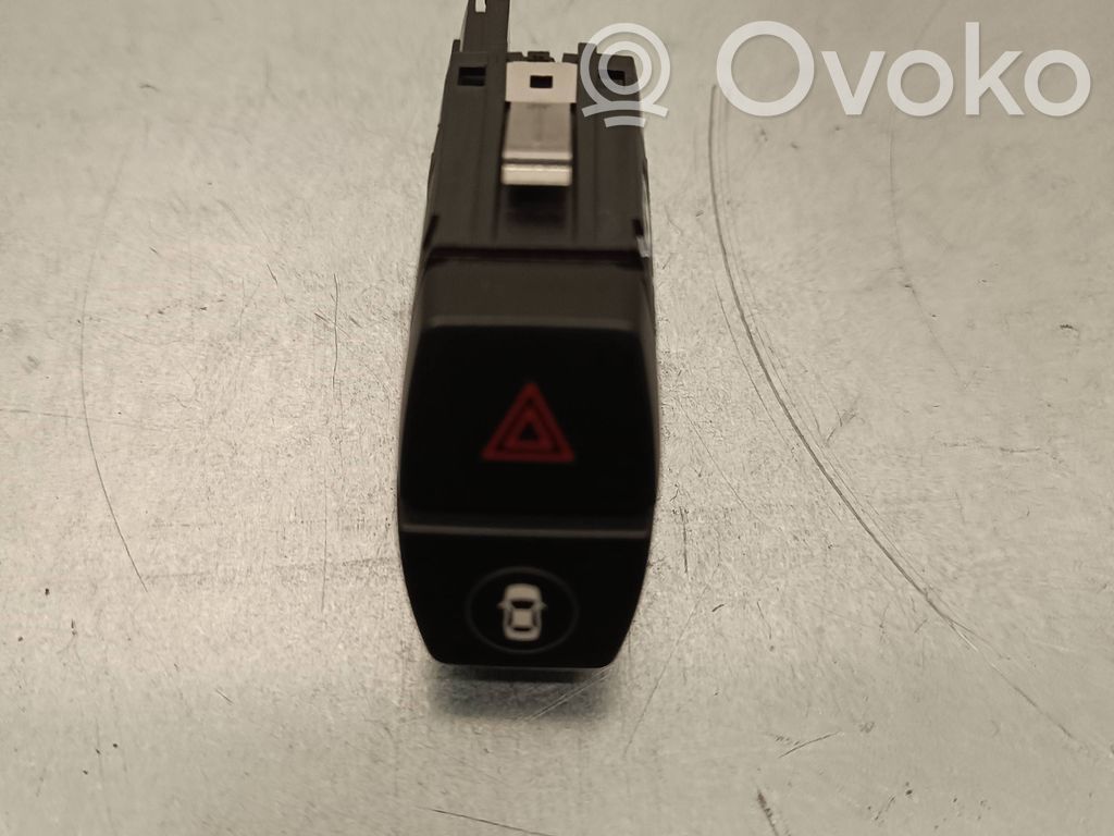 BMW 2 F45 Przycisk świateł awaryjnych 