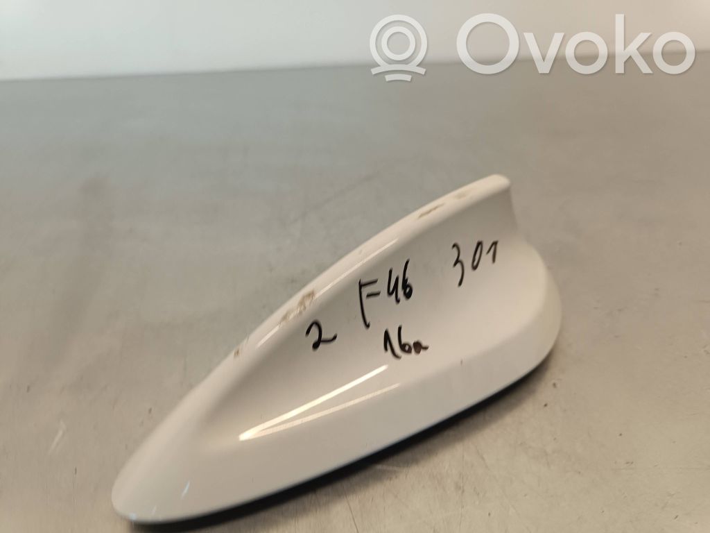 BMW 2 F46 Osłona anteny dachowej GPS 