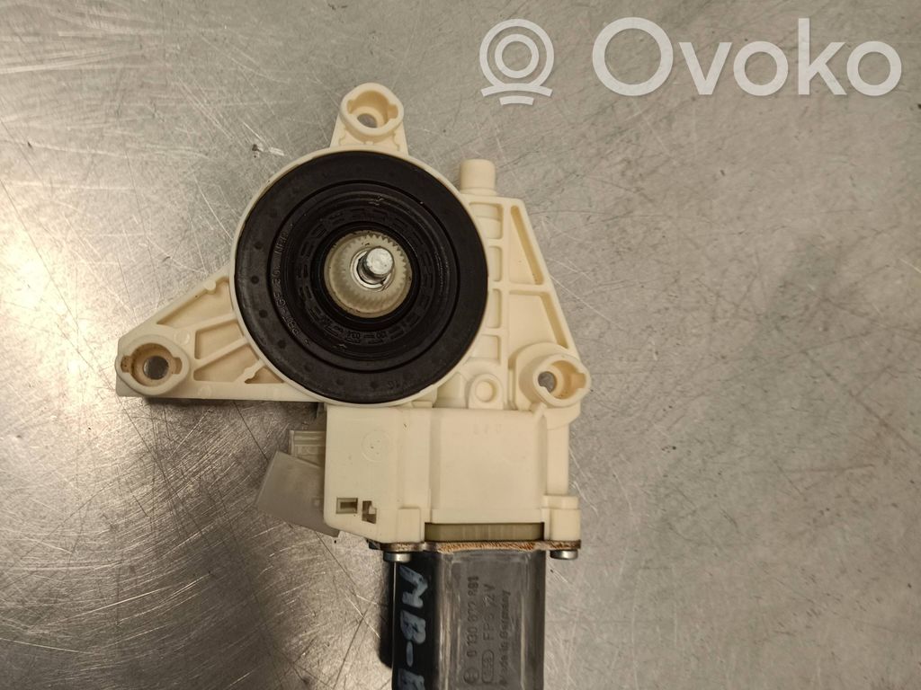Mercedes-Benz B W246 W242 Silnik regulatora szyby drzwi przednich 