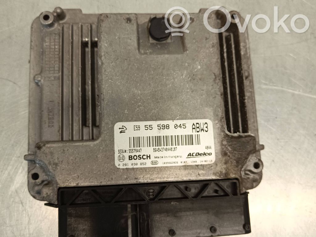 Opel Zafira C Engine control unit/module 