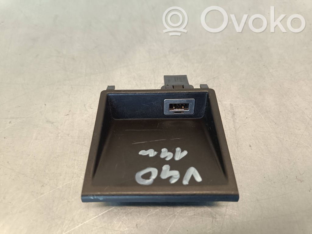 Volvo V40 Enchufe conector USB 