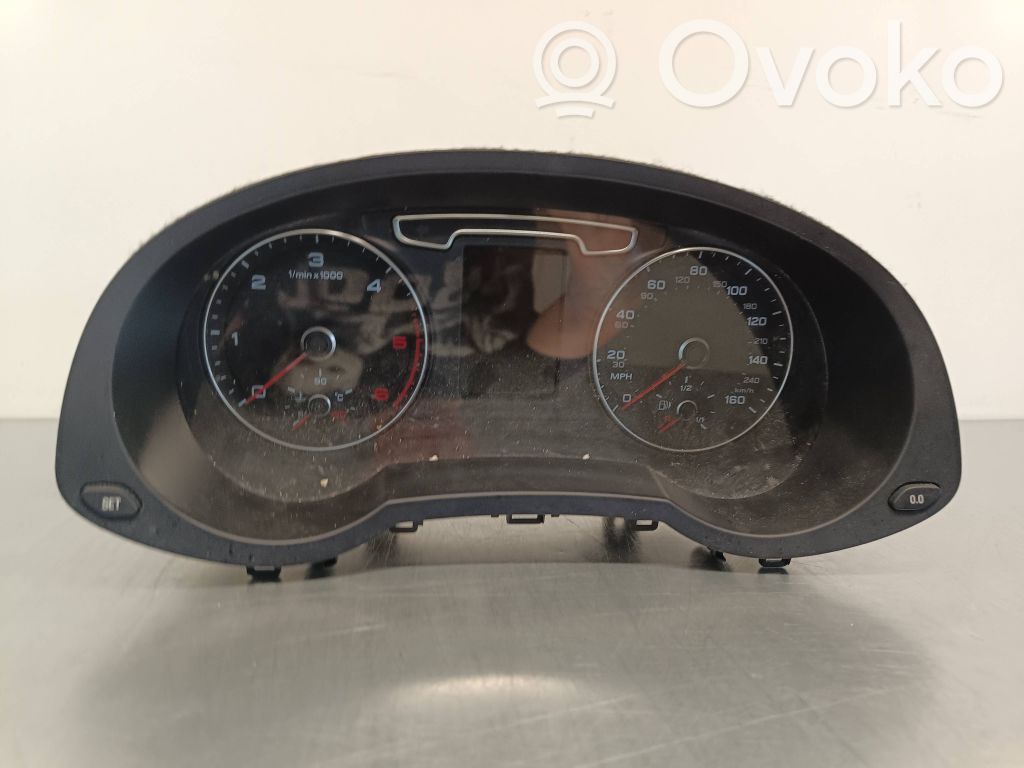 Audi Q3 8U Tachimetro (quadro strumenti) 