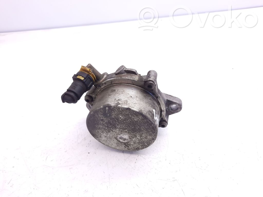 Opel Corsa C Vacuum pump 