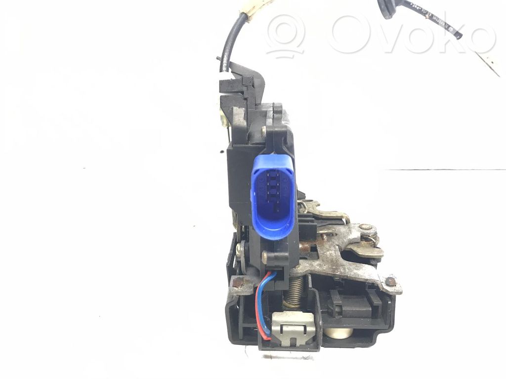 Zamek drzwi przednich   3D2837015,991561101