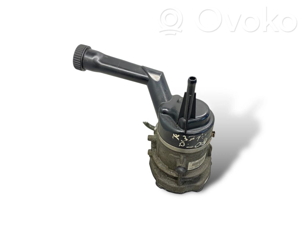 Peugeot 308 Power steering pump 