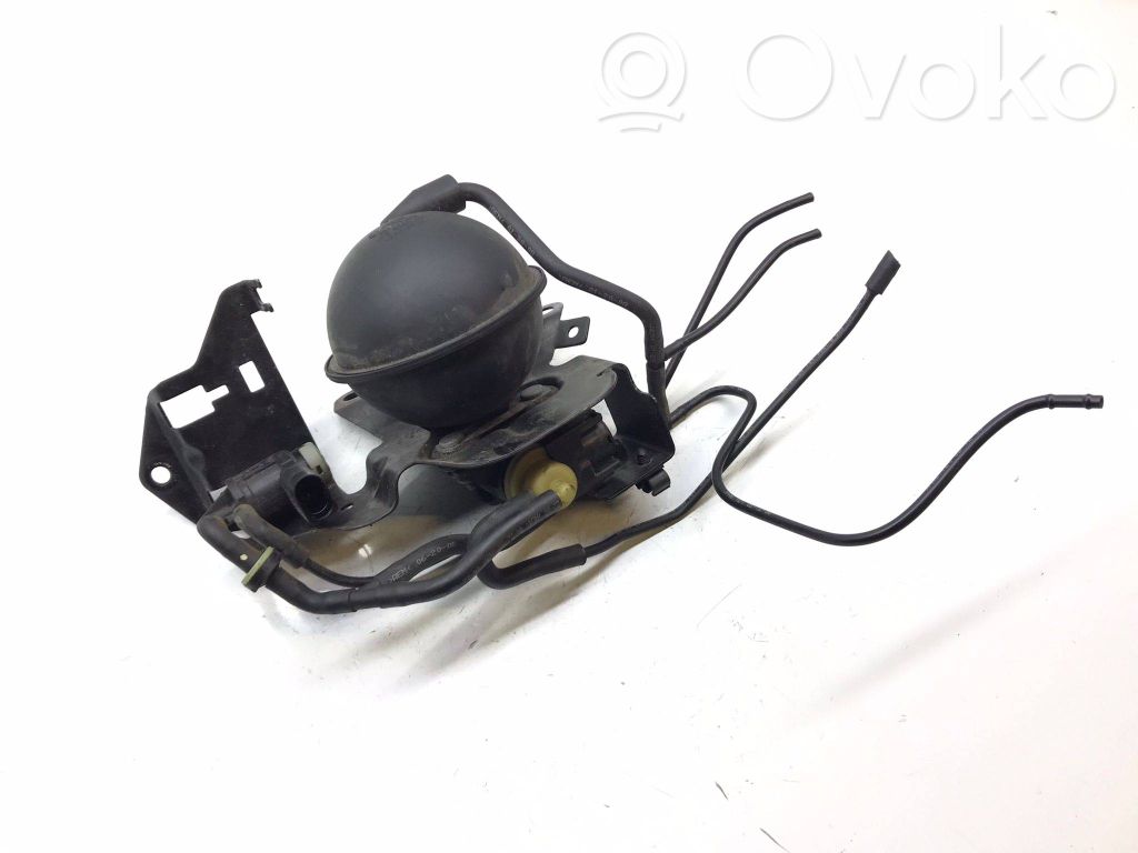 Audi A4 S4 B8 8K Vacuum air tank 