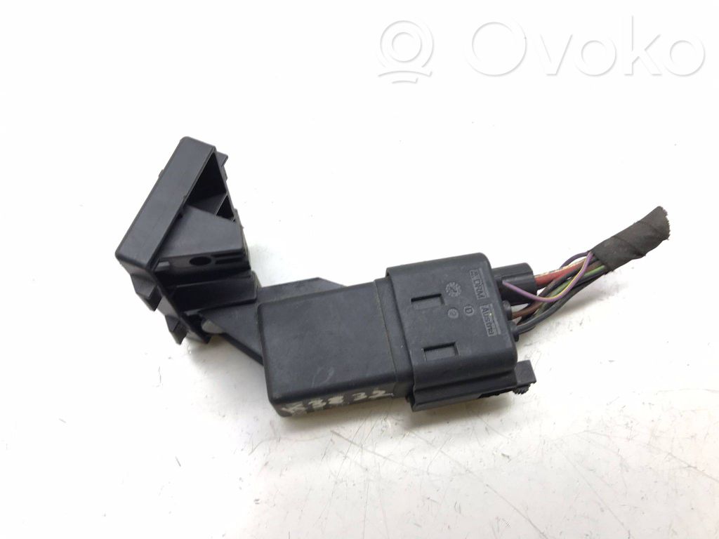 Volkswagen Touran I Glow plug pre-heat relay 