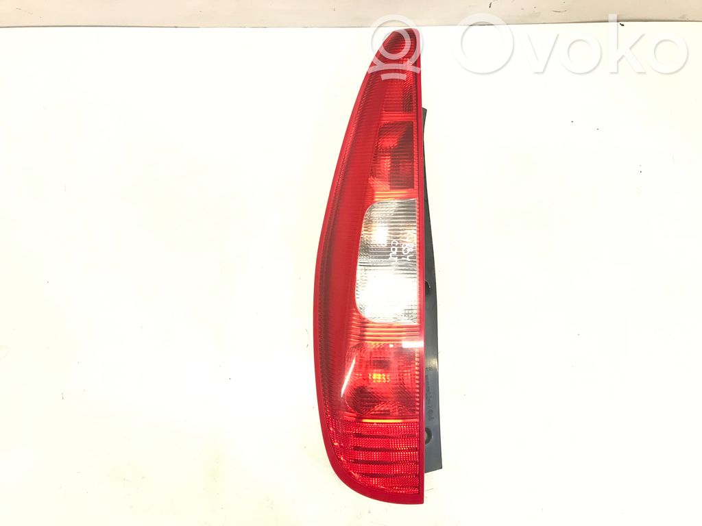 Mitsubishi Colt Luci posteriori 