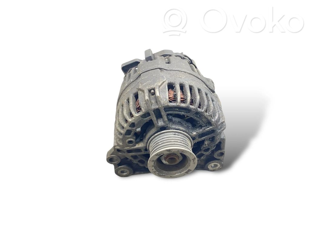 Volkswagen Golf V Ģenerators 