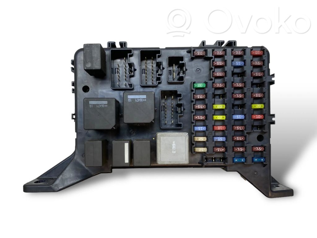 Ford Mondeo Mk III Fuse module 