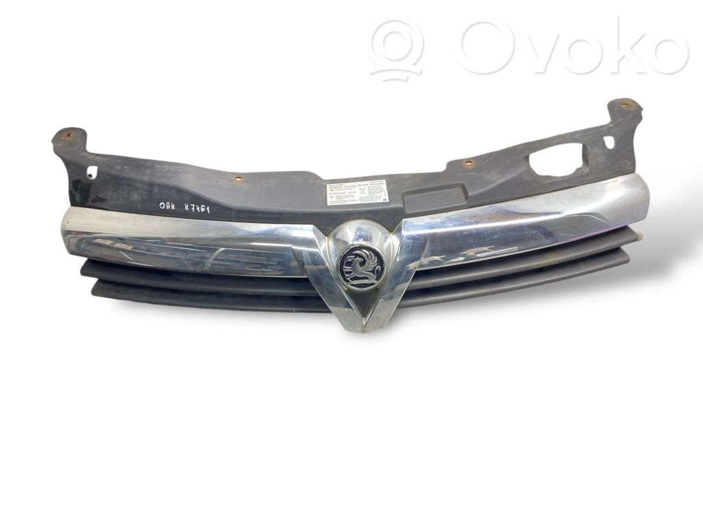 Opel Astra H Maskownica / Grill / Atrapa górna chłodnicy 