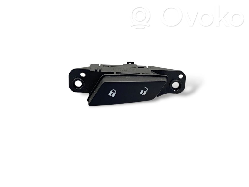Chevrolet Cruze Central locking switch button 