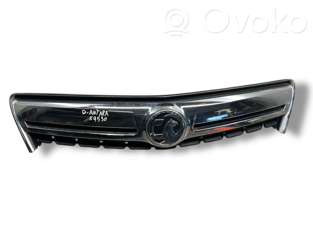 Opel Antara Etupuskurin ylempi jäähdytinsäleikkö 