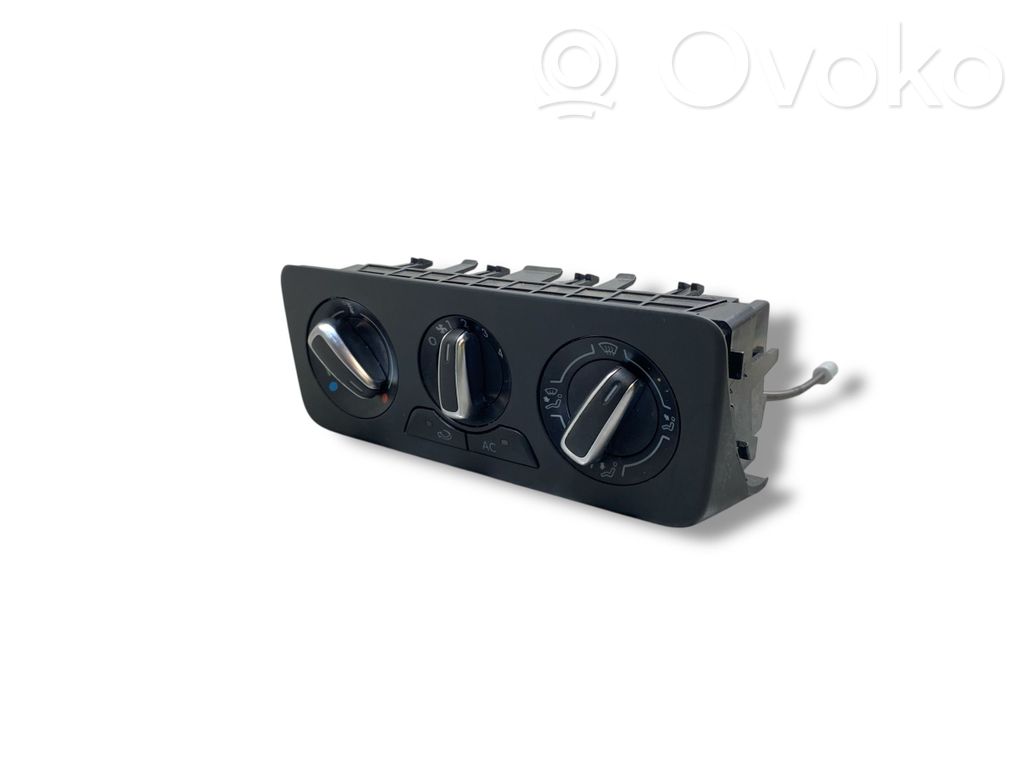 Audi A1 Climate control unit 