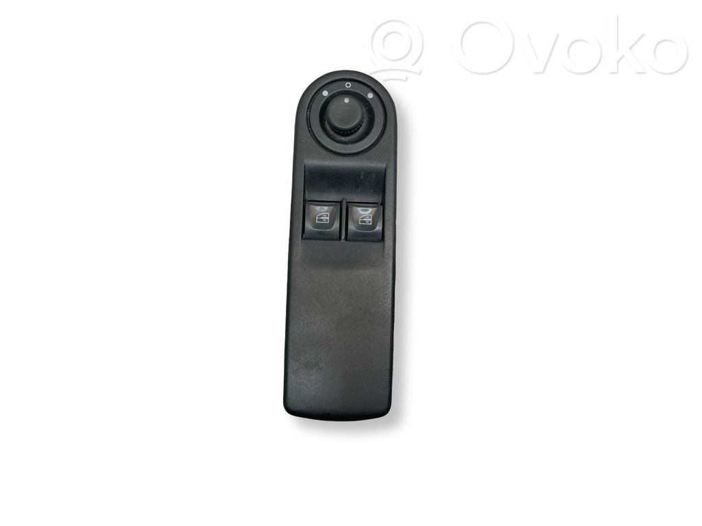 Renault Clio IV Electric window control switch 