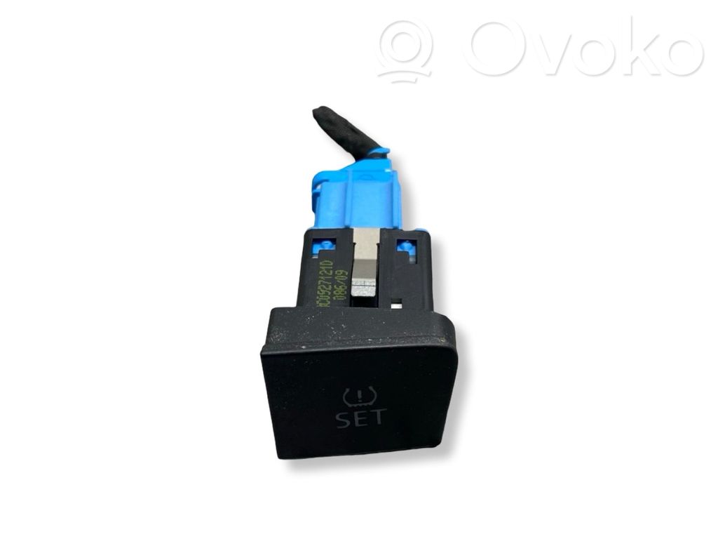 Volkswagen PASSAT CC TPMS reset button 