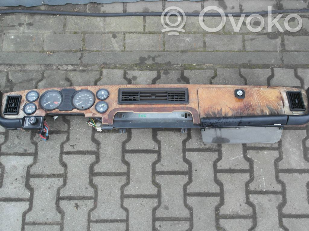 Speedometer (instrument cluster)