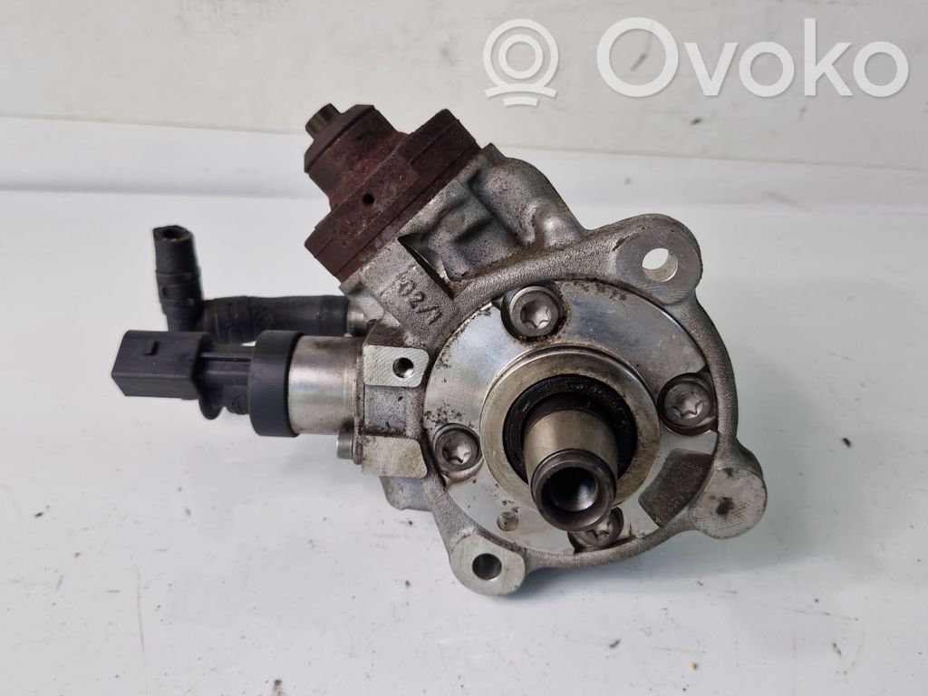 BMW 1 E81 E87 Fuel injection high pressure pump 