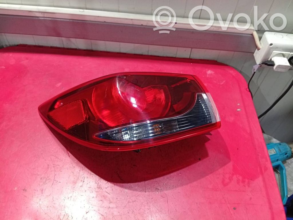 Rear/tail lights   D43N51160,2208N018,35310