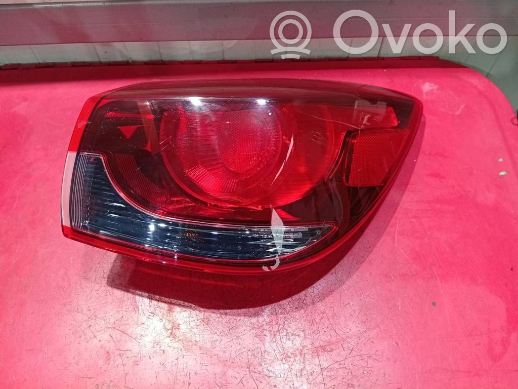 Rear/tail lights   D43N51150,35310,2208N018,R1S1201B