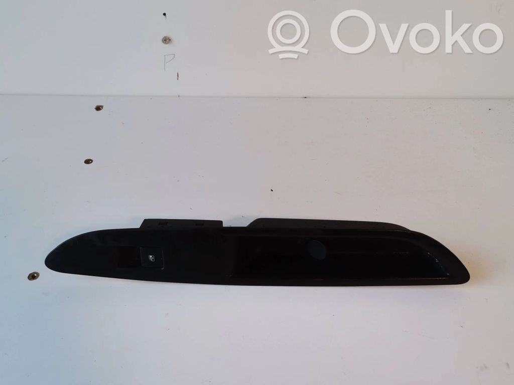 Opel Mokka X Electric window control switch 