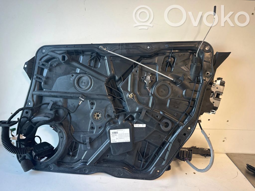 Elektryczny podnośnik szyby drzwi tylnych   A2047601634,A2049062401,A1667200293,A1664402410,A1667200279,A1667200435