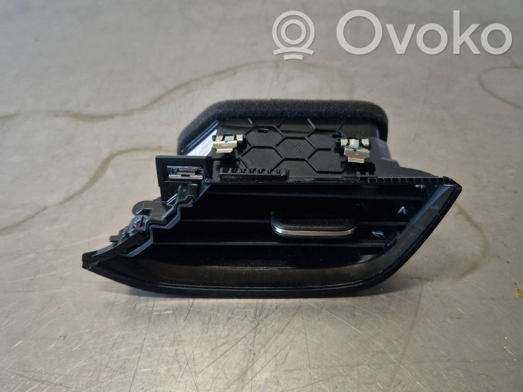 Opel Corsa F Boczna kratka nawiewu deski rozdzielczej 