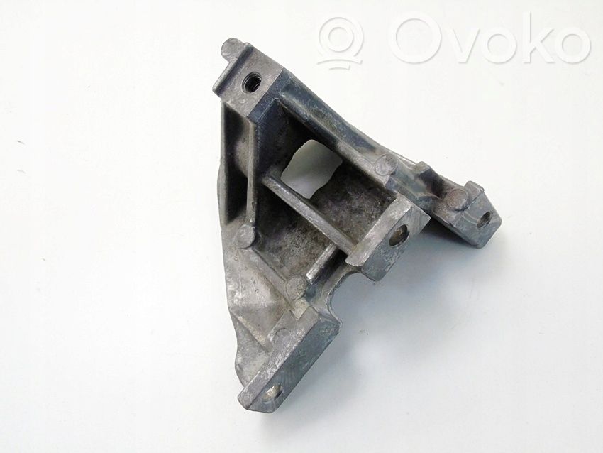 Mitsubishi Lancer VIII Engine mount bracket 