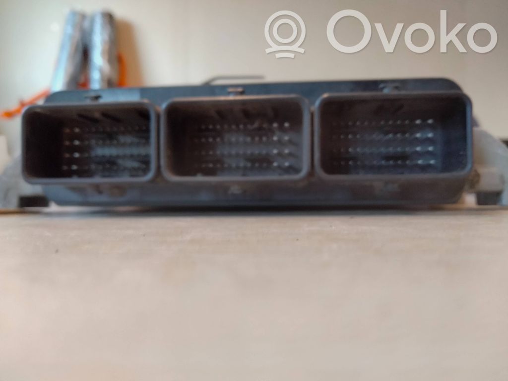 Land Rover Discovery 3 - LR3 Engine control unit/module 