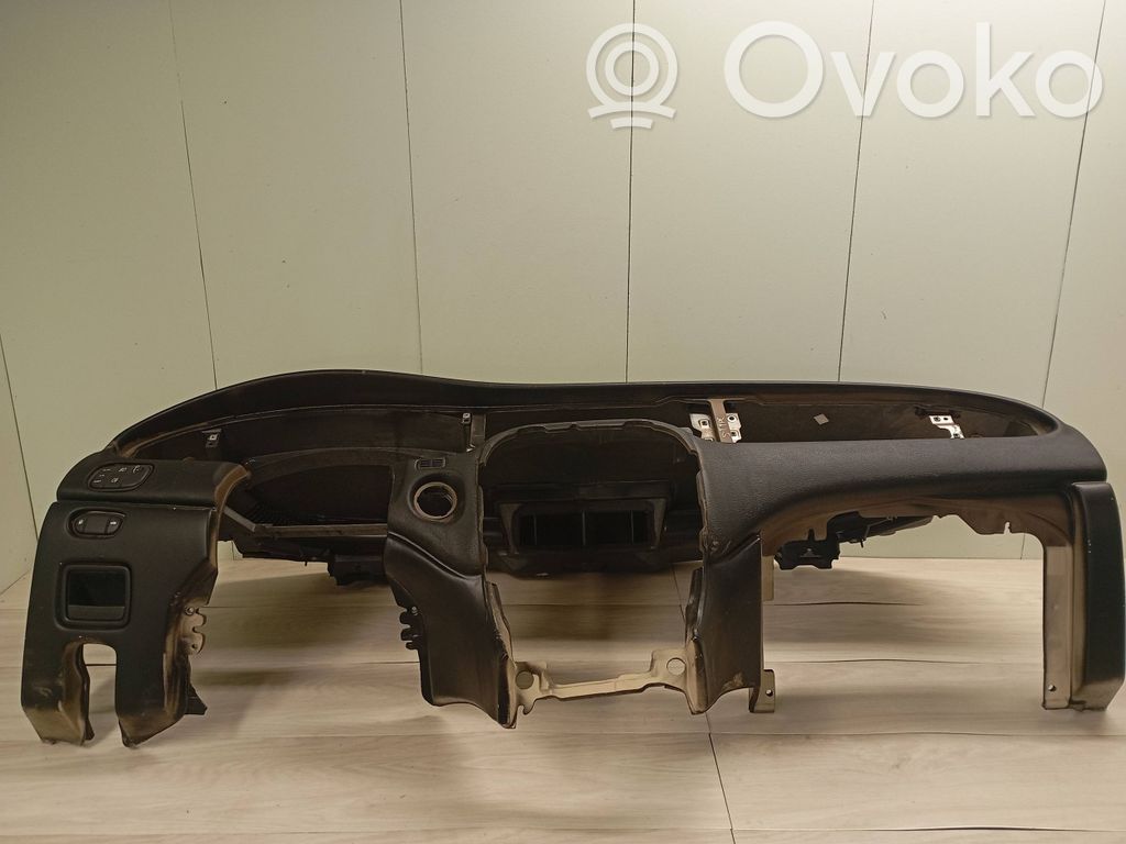 Jaguar S-Type Dashboard 