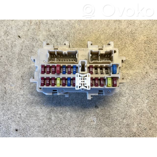 Nissan Navara D40 Módulo de fusible 