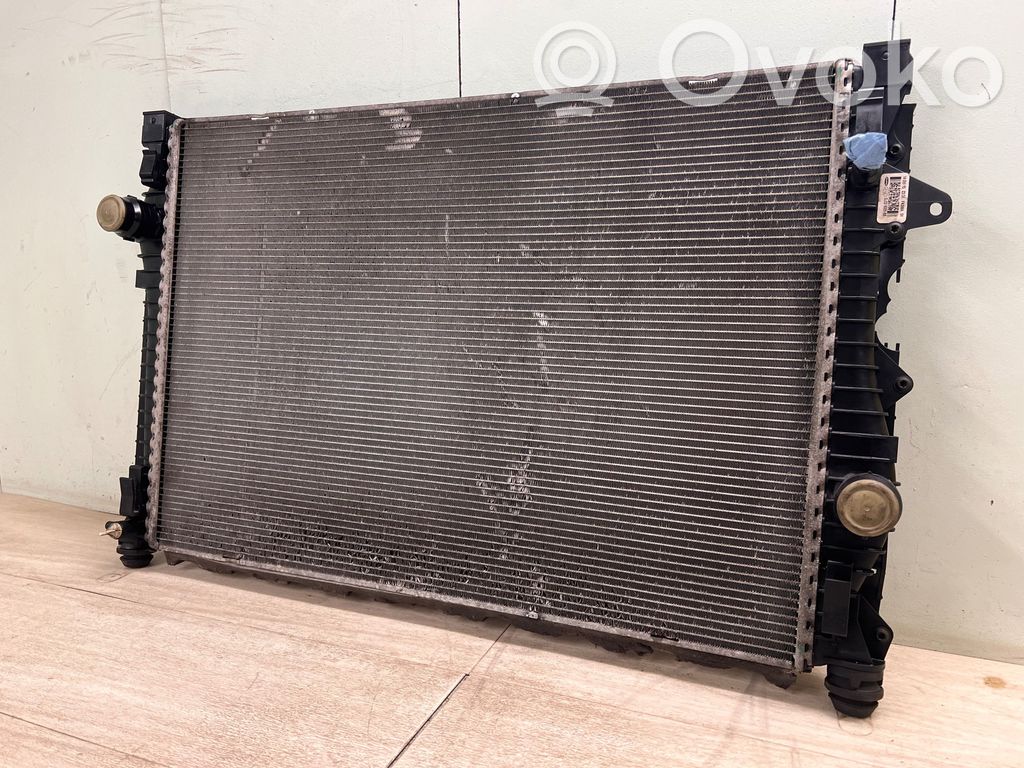 Land Rover Discovery Sport Coolant radiator 