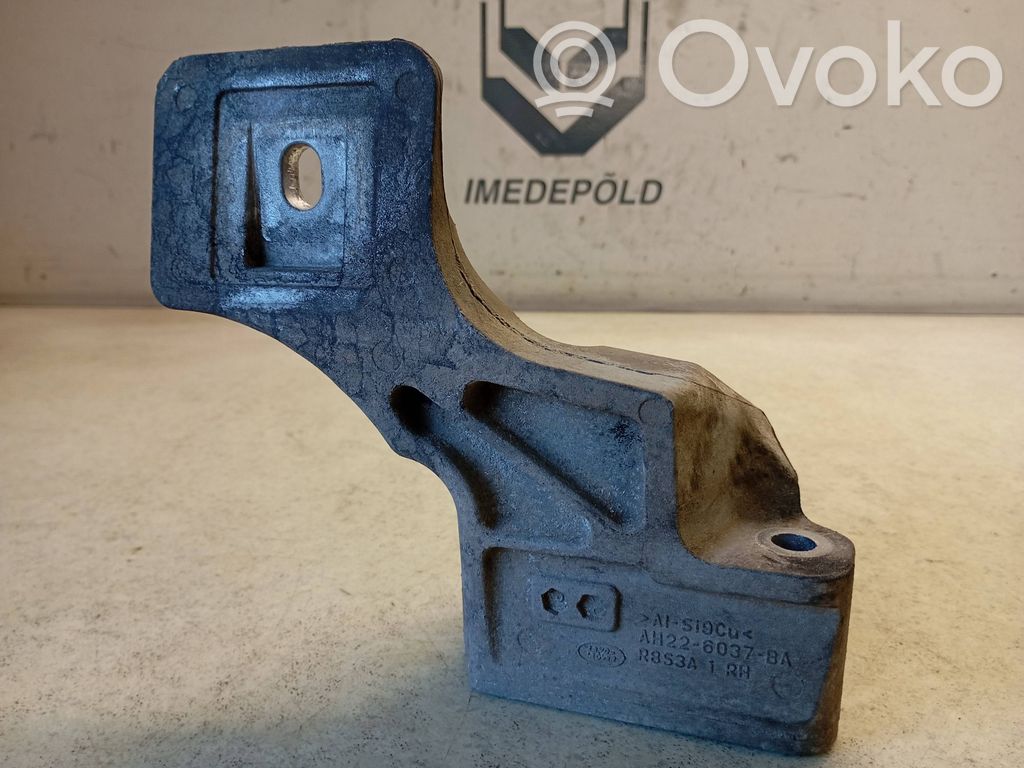 Land Rover Range Rover Sport L320 Engine mounting bracket 