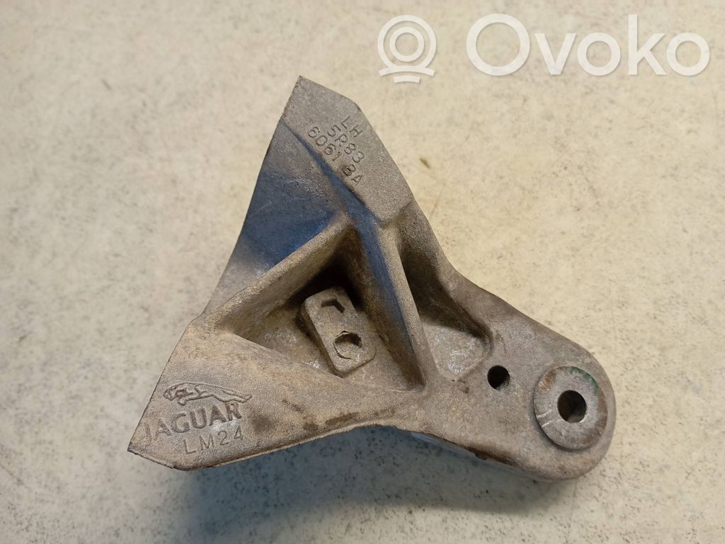 Jaguar XF X250 Engine mount bracket 