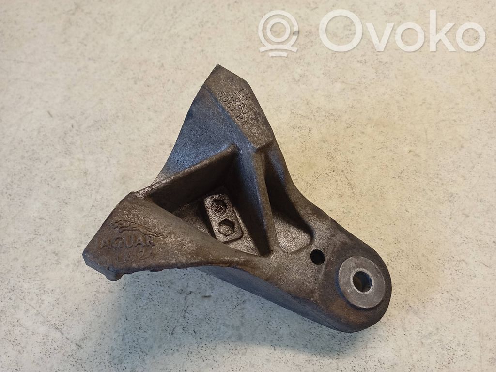Jaguar S-Type Generator/alternator bracket 