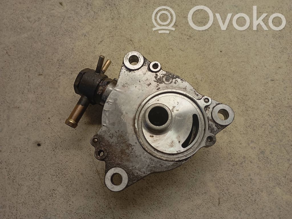 Nissan Patrol Y61 Vacuum pump 